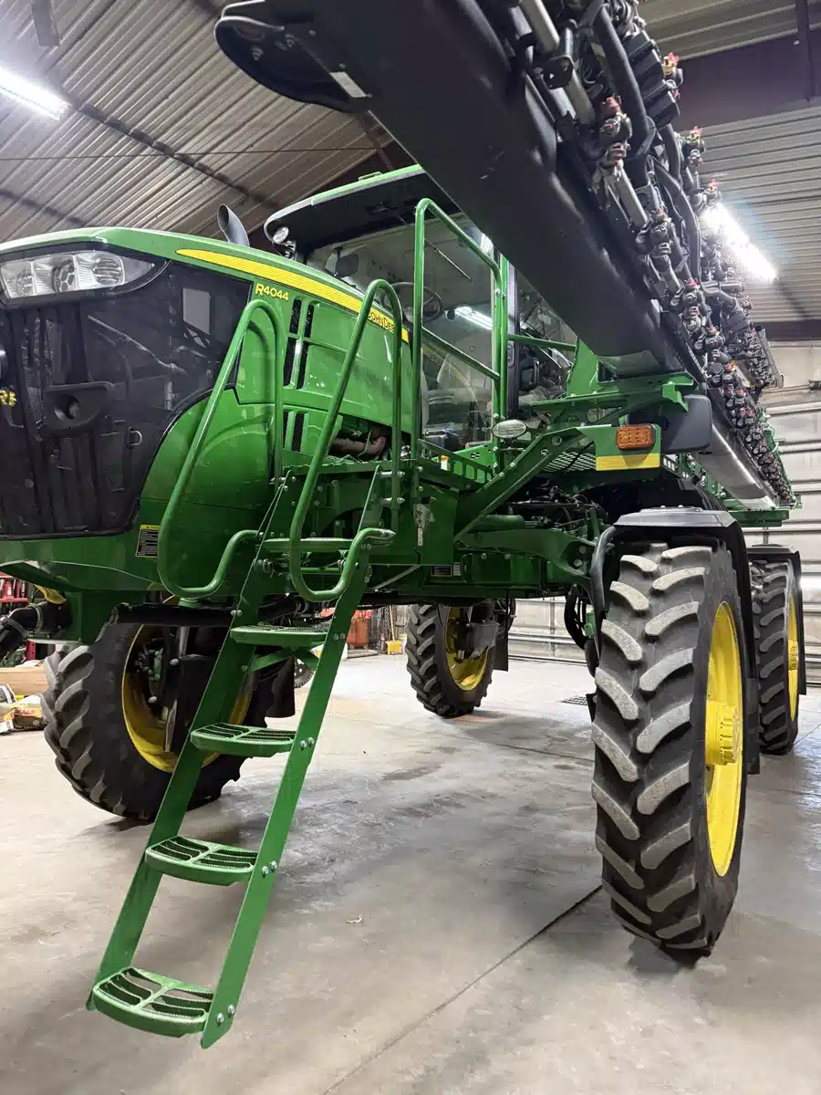 Photo de la Galerie 1 pour 2019 John Deere R4044 Arroseur - Automoteur