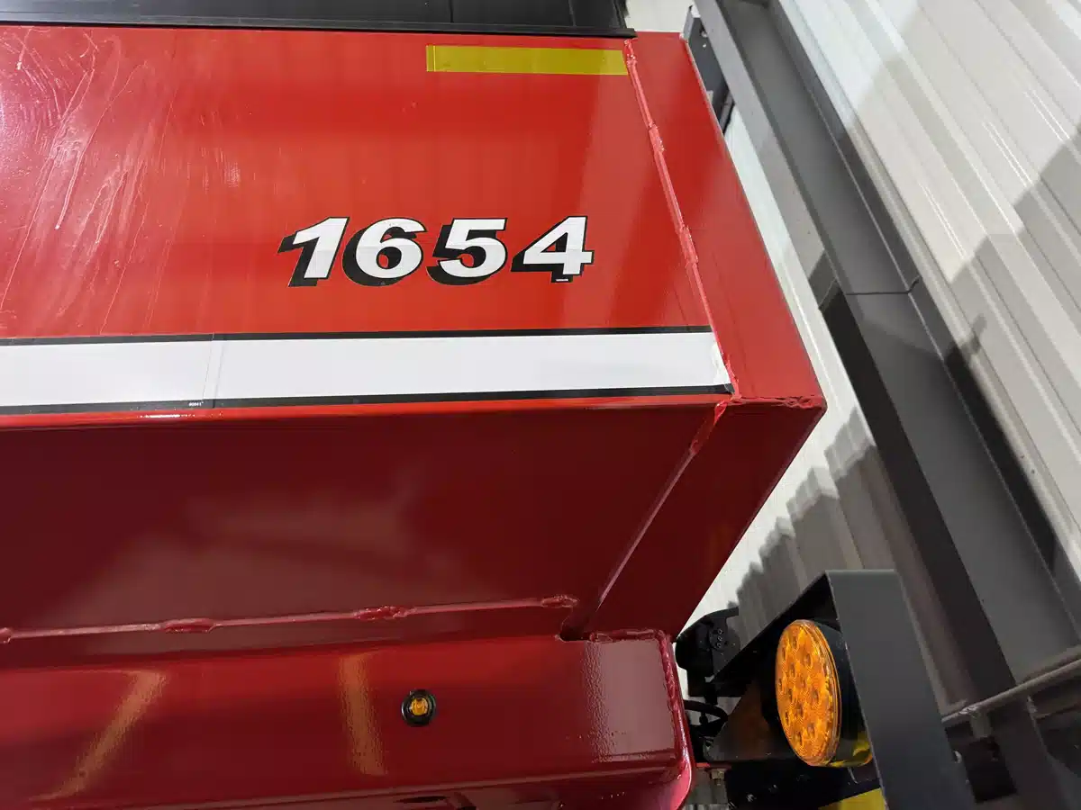 Gallery image 2 for 2023 Parker 1654 Grain Cart