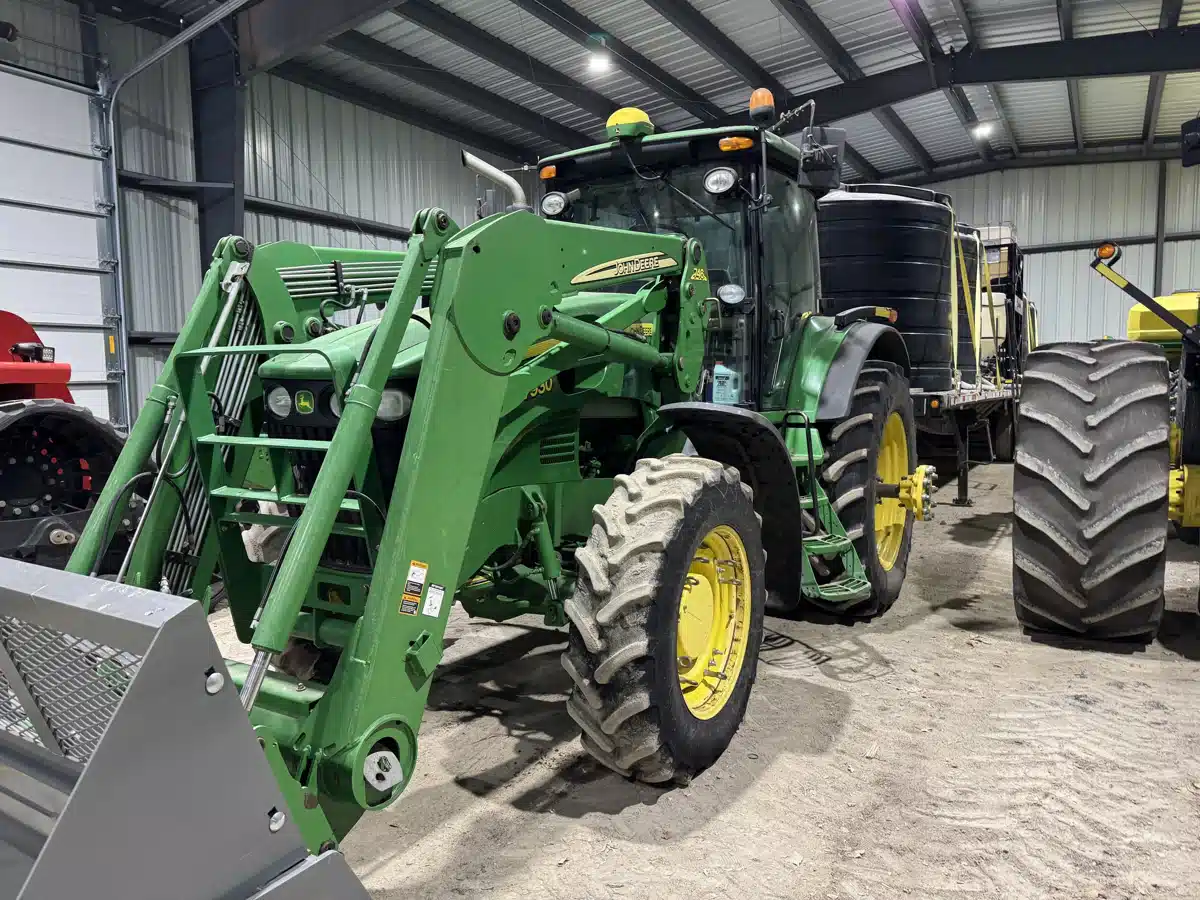 Gallery image 1 for 2008 John Deere 7930 Tractor