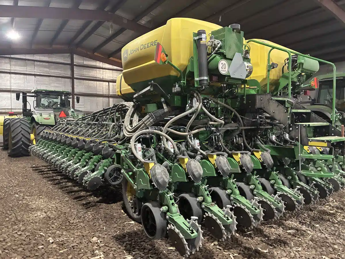 Photo de la Galerie 2 pour 2025 John Deere DB60 Planteur