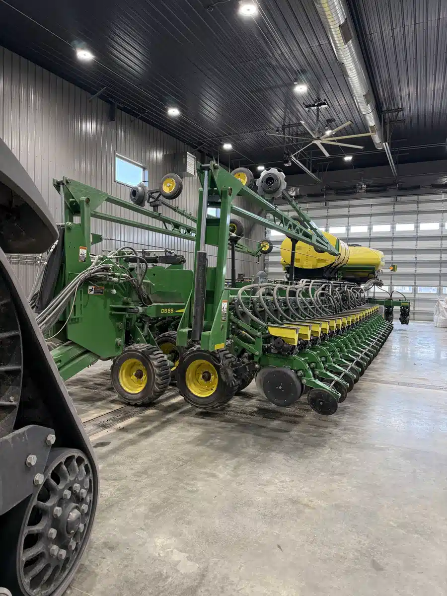 Gallery image 1 for 2015 John Deere DB88 Planter