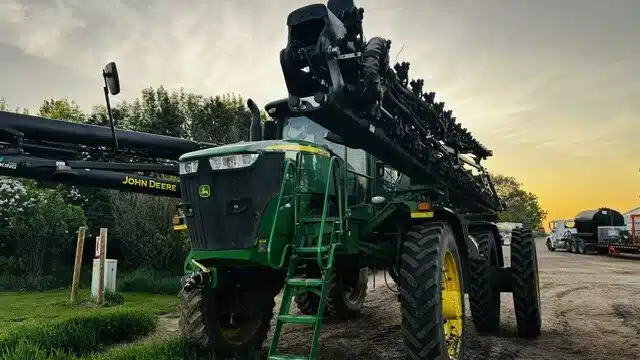 Photo de la Galerie 1 pour 2021 John Deere R4045 Arroseur - Automoteur
