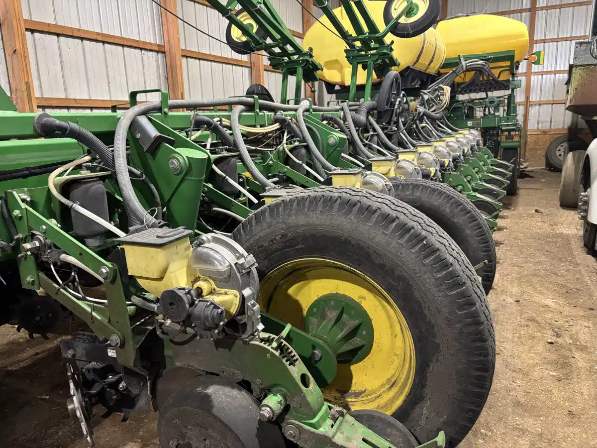 Photo de la Galerie 1 pour 2008 John Deere 1770NT CCS Planteur
