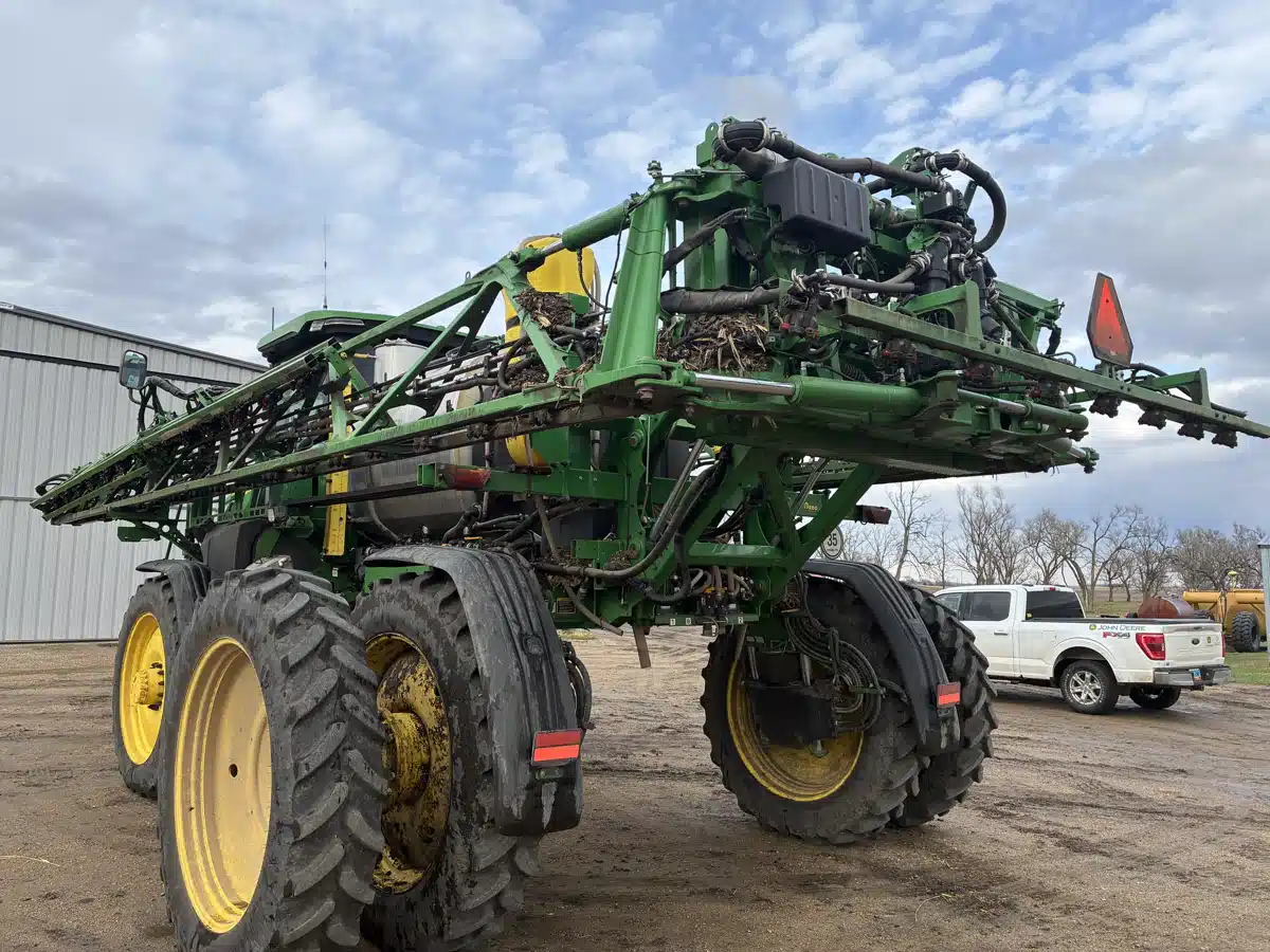 Gallery image 2 for 2024 John Deere 410R Sprayer - Self Propelled