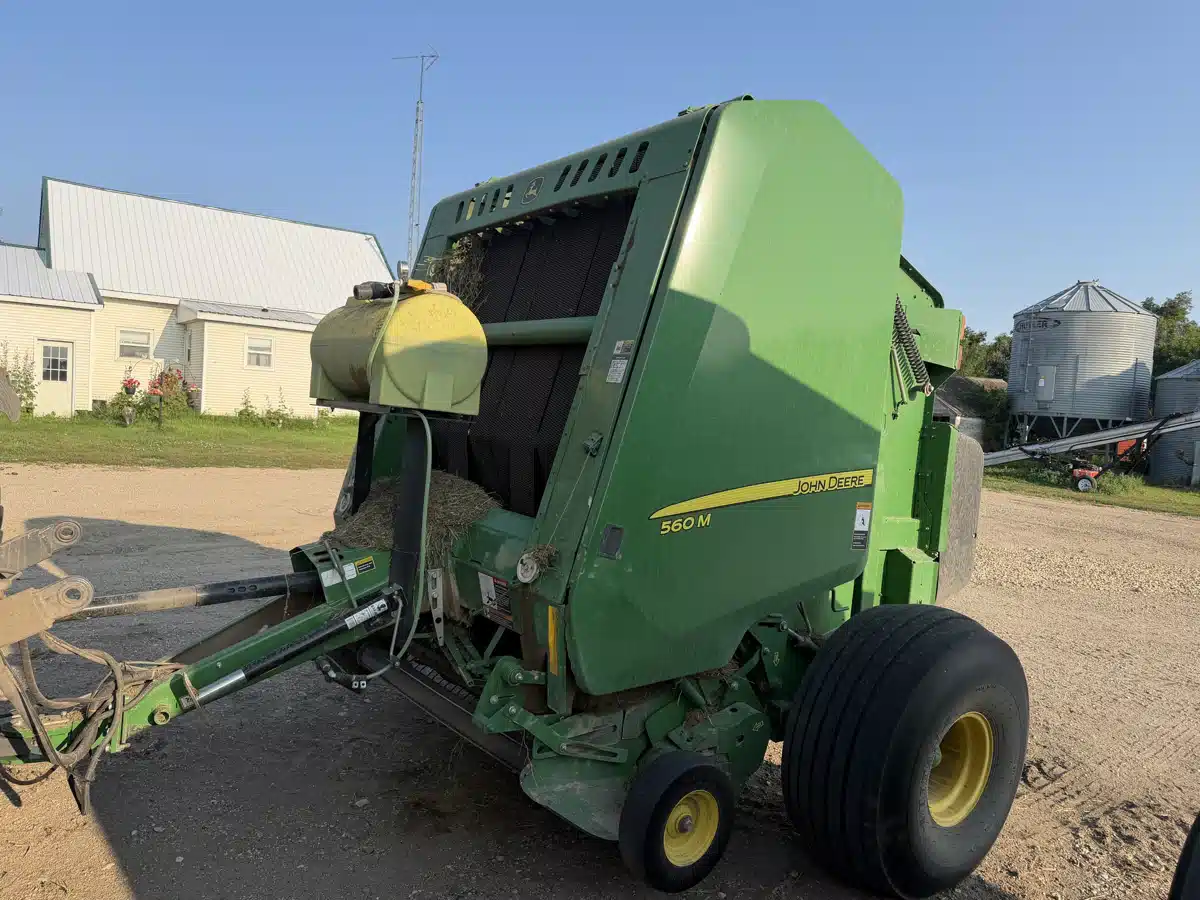 Gallery image 1 for 2018 John Deere 560M Round Baler