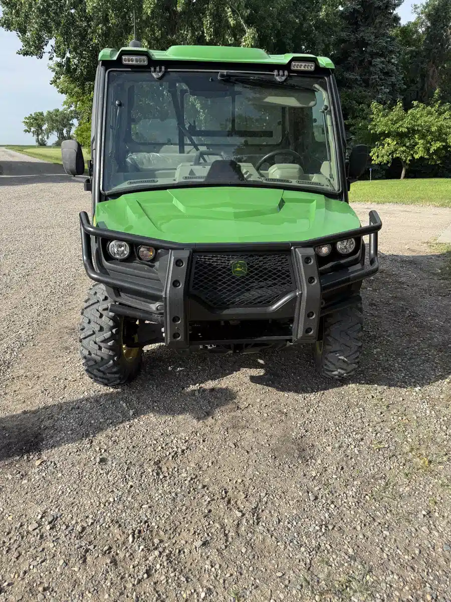 Gallery image 2 for 2023 John Deere XUV 835R Utility Vehicle