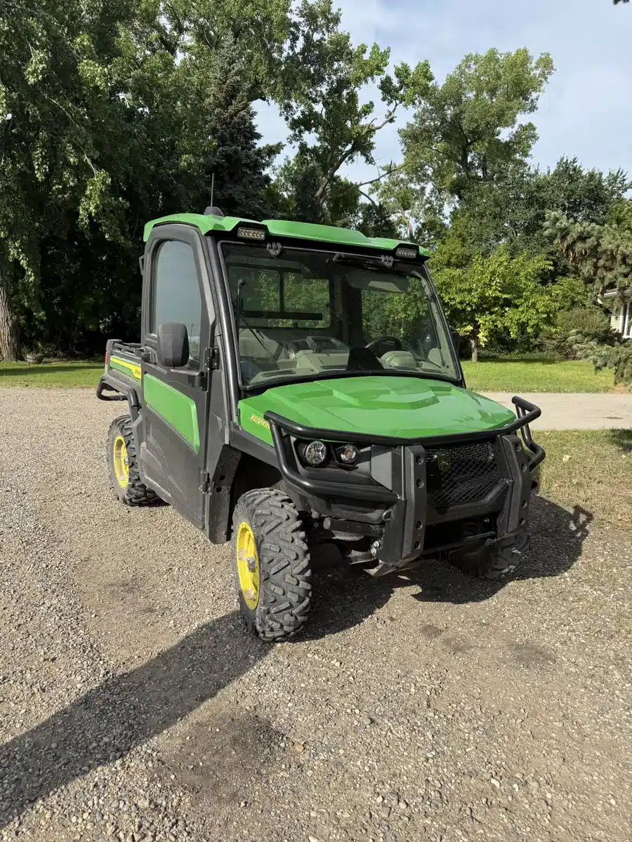 Gallery image 1 for 2023 John Deere XUV 835R Utility Vehicle
