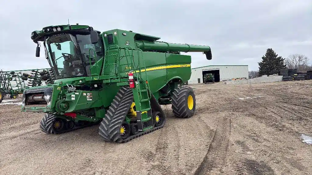 Gallery image 2 for 2022 John Deere S790 Combine
