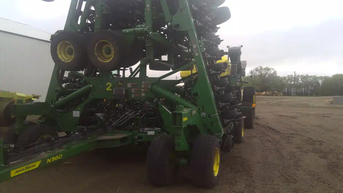 Photo de la Galerie 2 pour 2026 John Deere N560 Semoir à air