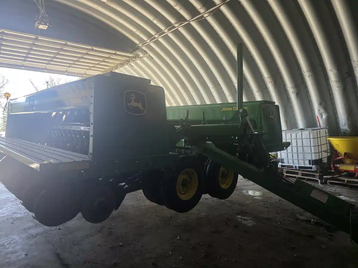 Gallery image 1 for 2013 John Deere 455 Drill
