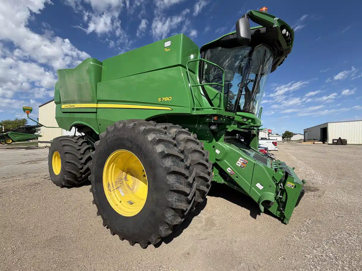 Gallery image 1 for 2020 John Deere S780 Combine