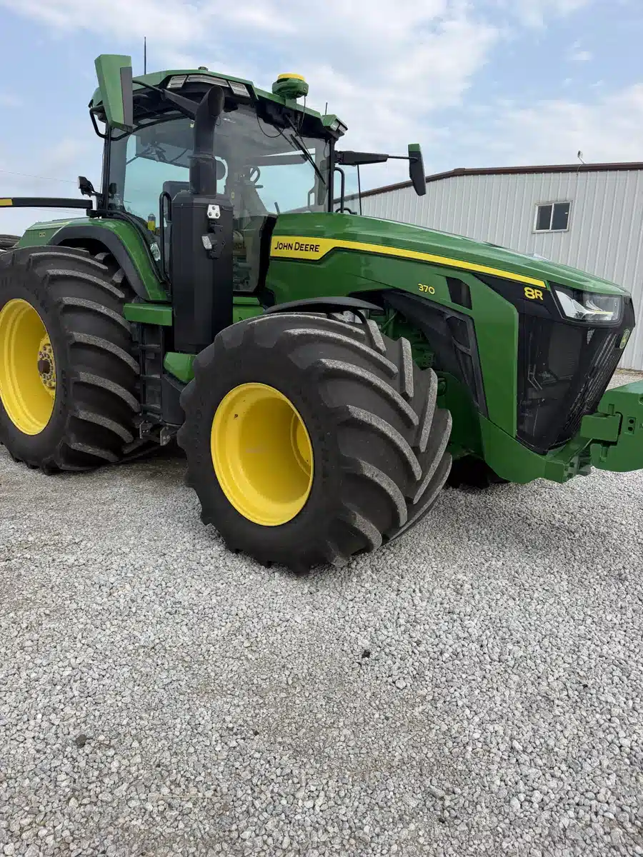 Gallery image 2 for 2023 John Deere 8R 370 Tractor