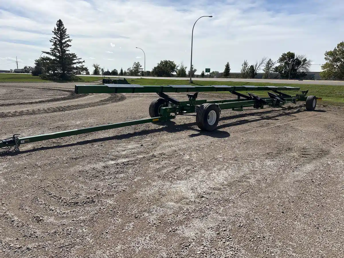 Photo de la Galerie 1 pour 2023 Unverferth AWS-52 chariot à nez