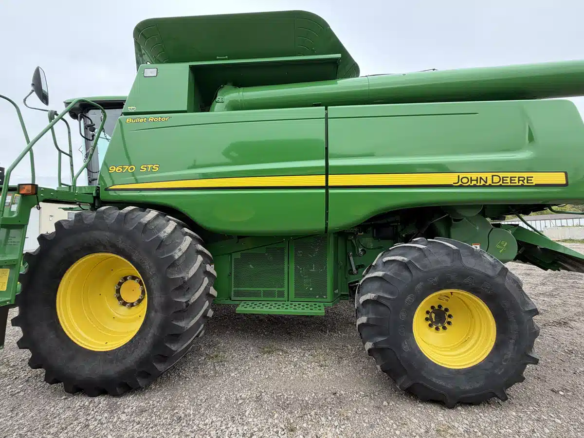 Gallery image 2 for 2008 John Deere 9670 STS Combine