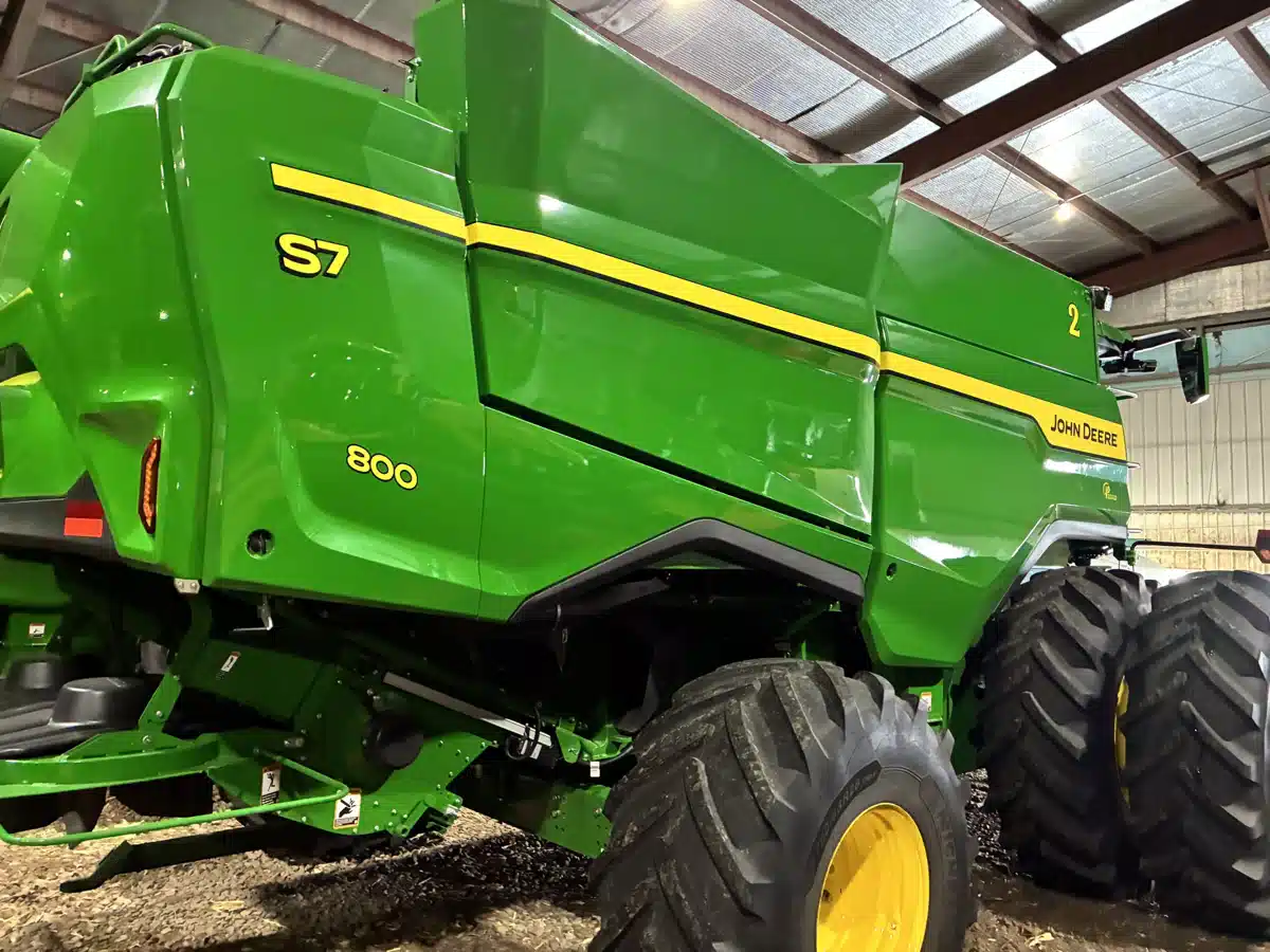Photo de la Galerie 2 pour 2025 John Deere S7 800 Batteuse