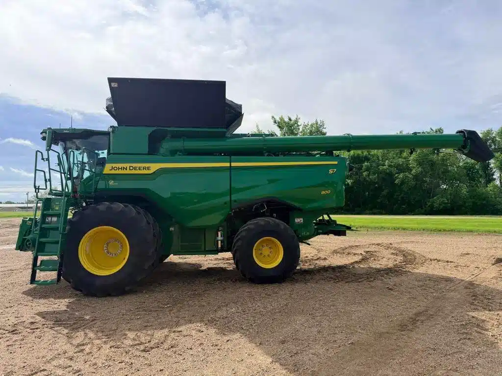 Photo de la Galerie 2 pour 2025 John Deere S7 800 Batteuse