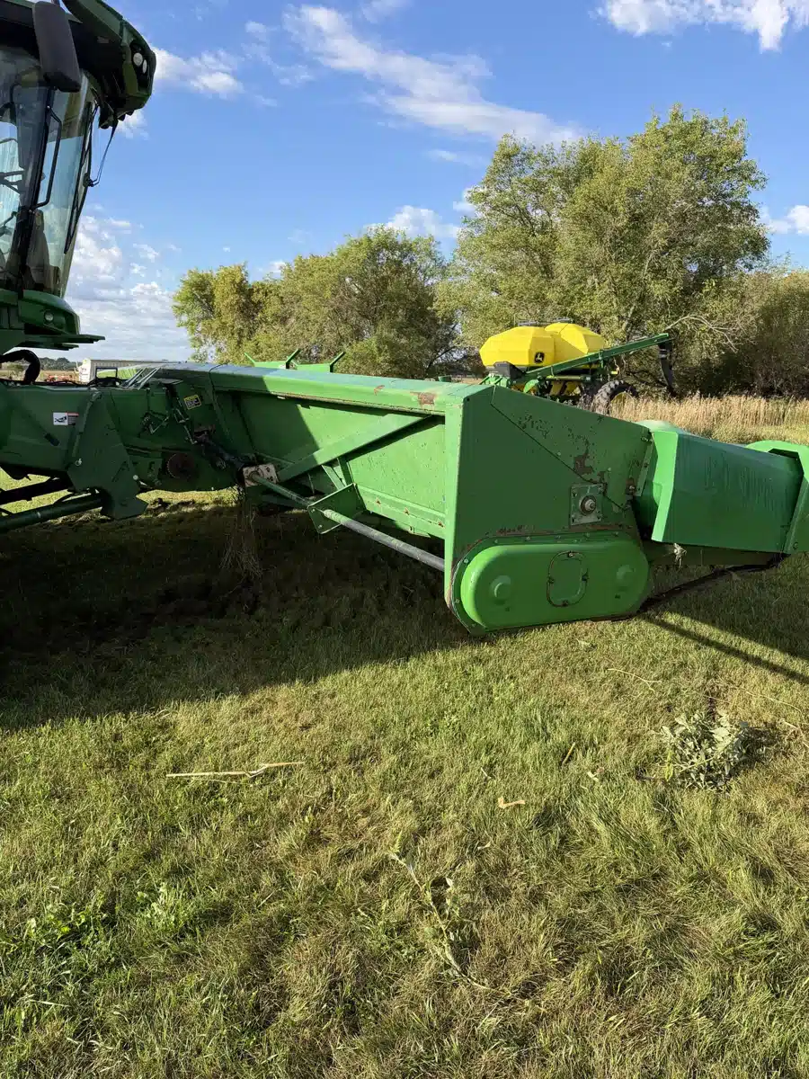 Photo de la Galerie 2 pour 1991 John Deere 1243 Nez - Maïs