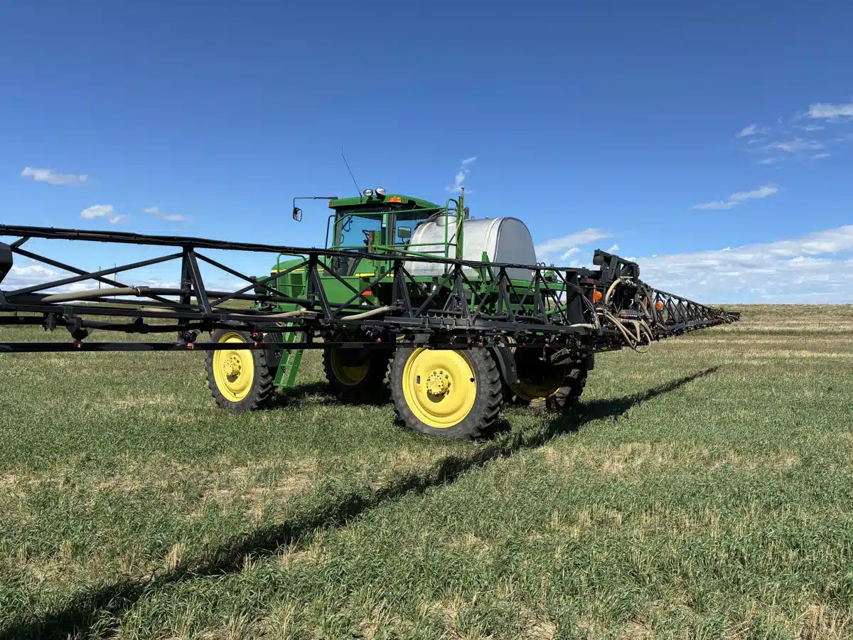 Gallery image 2 for 2004 John Deere 4710 Sprayer - Self Propelled