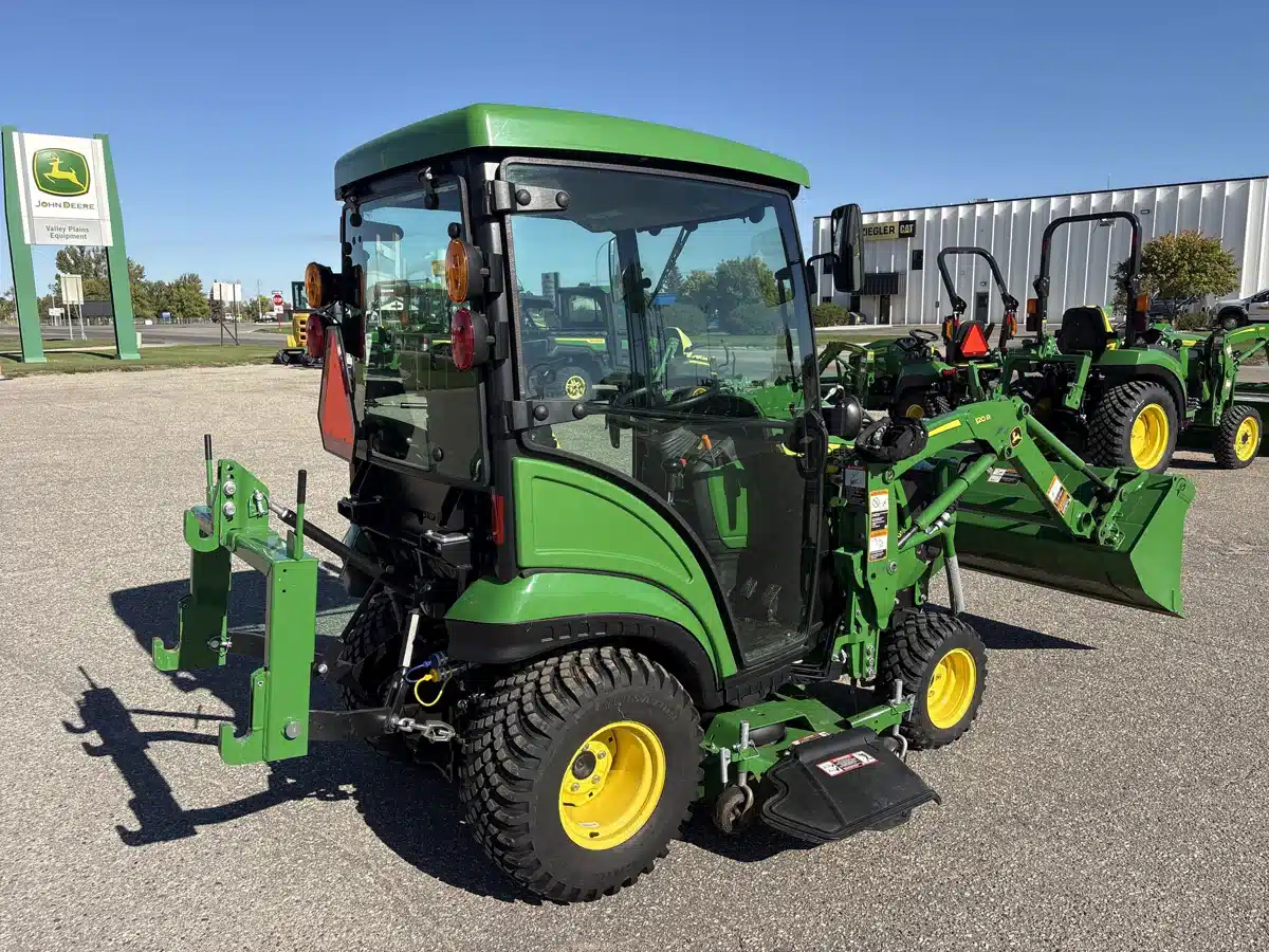 Gallery image 2 for 2024 John Deere 1025R Tractor