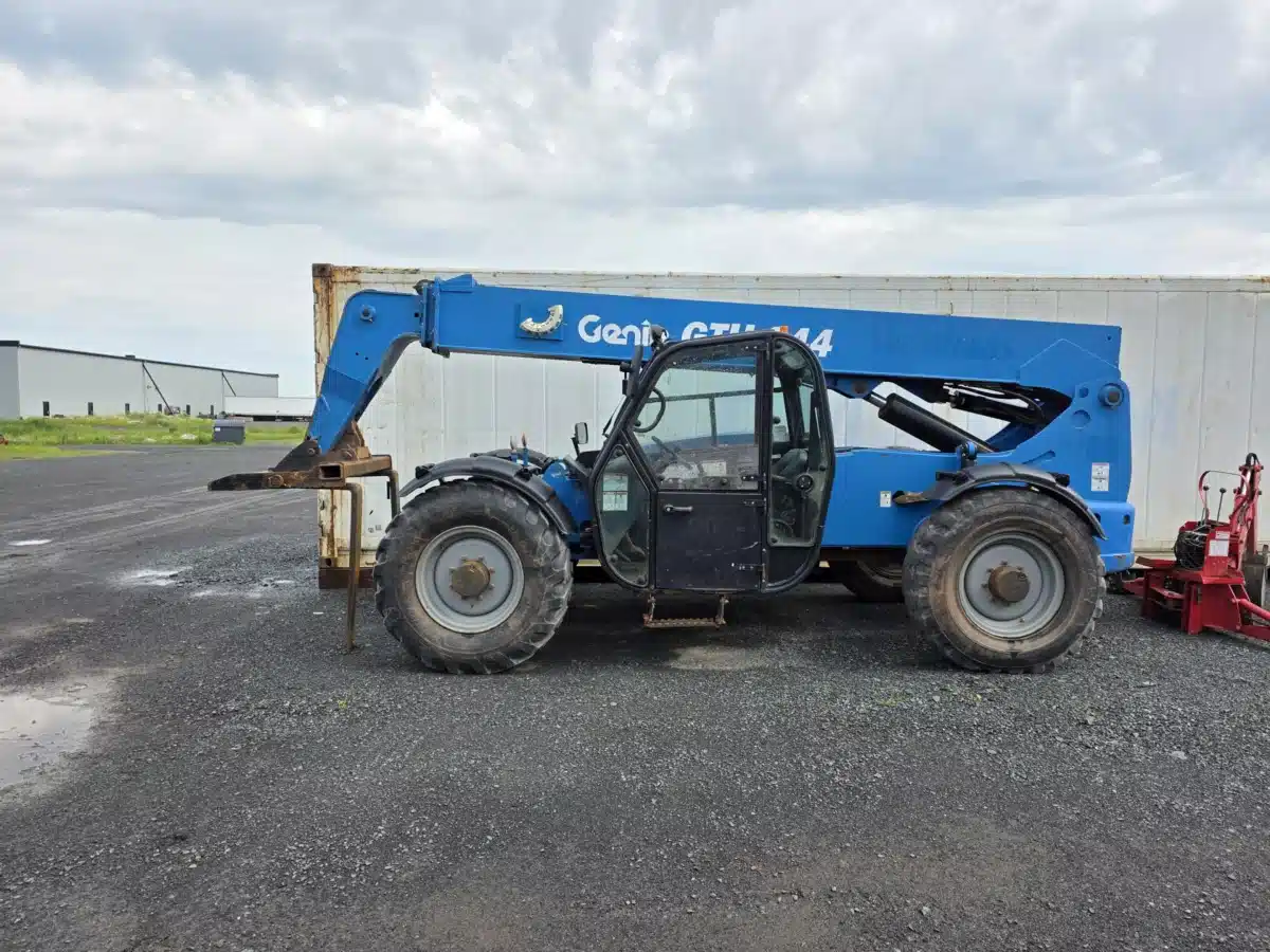 Gallery image 1 for Used 2014 Genie GTH-844 TeleHandler