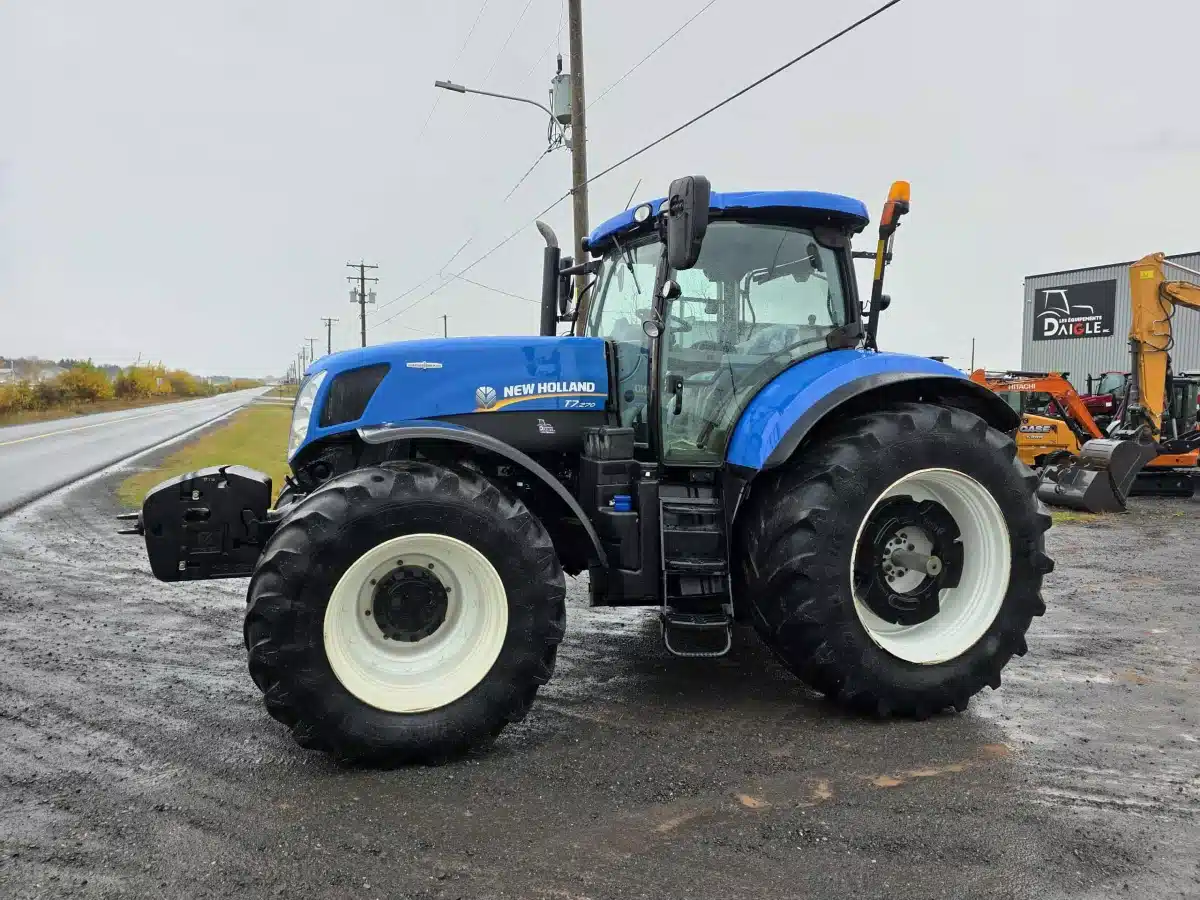 Gallery image 1 for Used 2015 New Holland T7.270 AUTO COMMAND Tractor