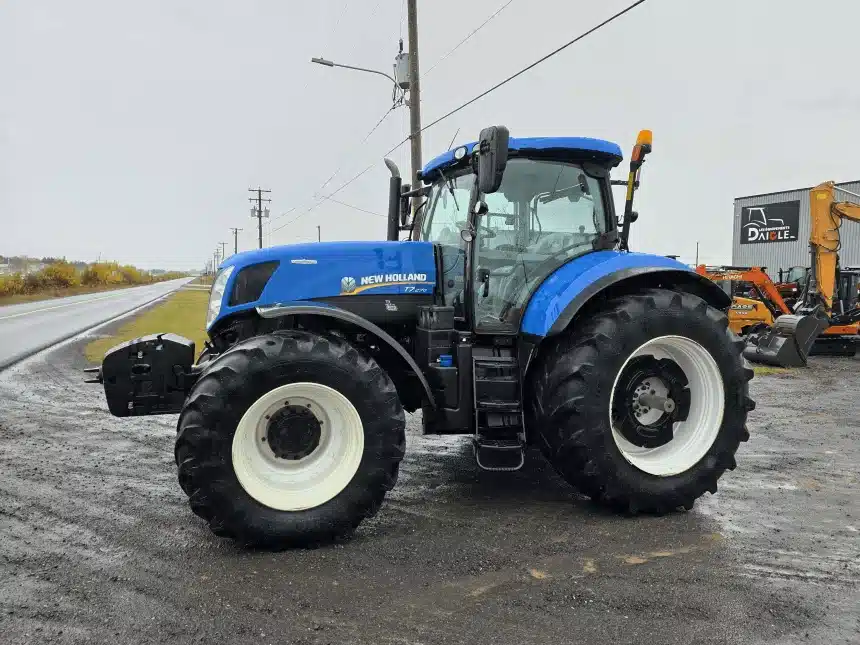 Gallery image 1 for Used 2015 New Holland T7.270 AUTO COMMAND Tractor