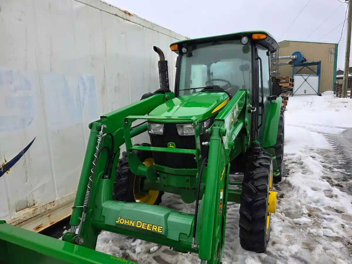 Gallery image 2 for 2015 John Deere 5065E Tractor