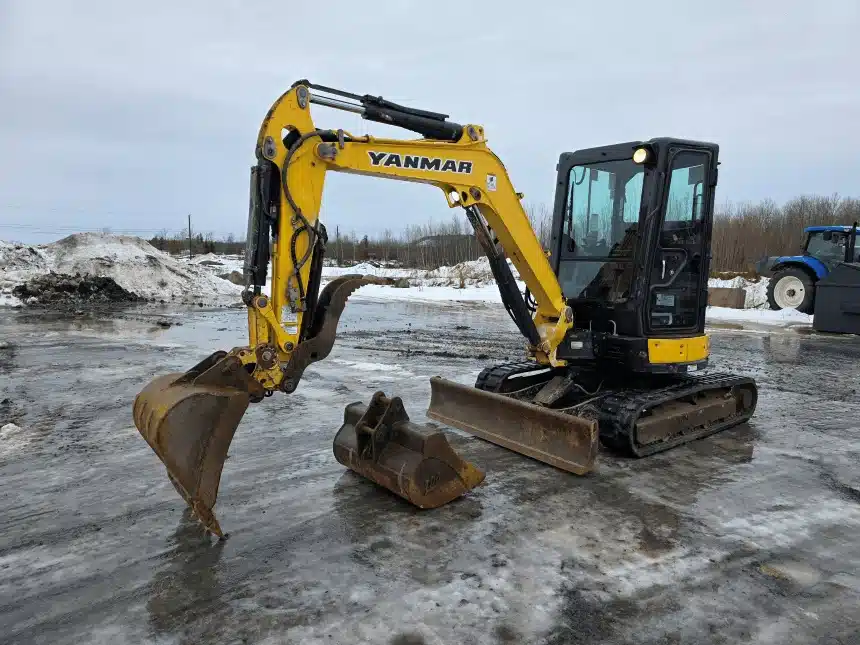 Gallery image 2 for Used 2013 Yanmar VIO35-6A Excavator