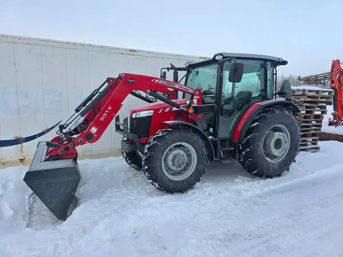 2018 Massey Ferguson 4708 Tractor