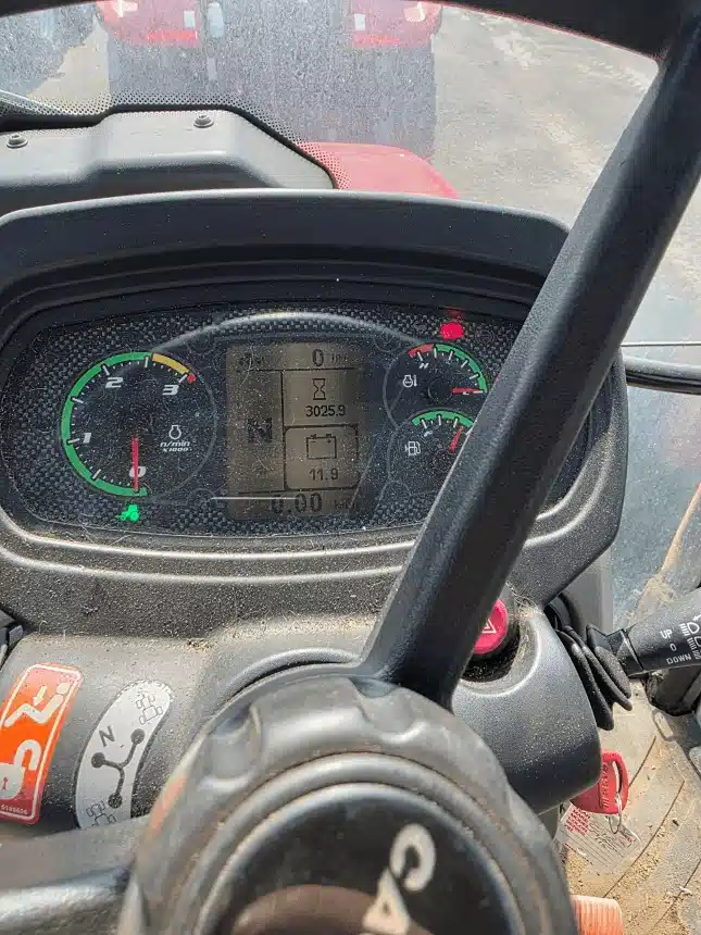 Gallery image 2 for 2014 Case IH FARMALL 105U Tractor
