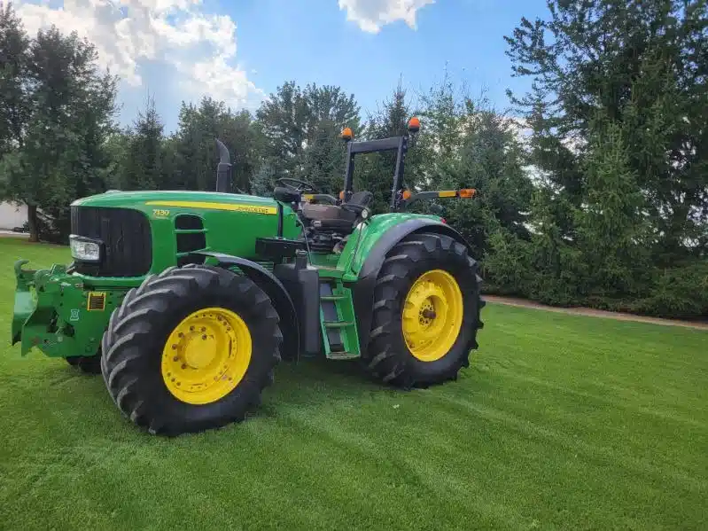 Gallery image 1 for Used John Deere 7130 PREMIUM Tractor
