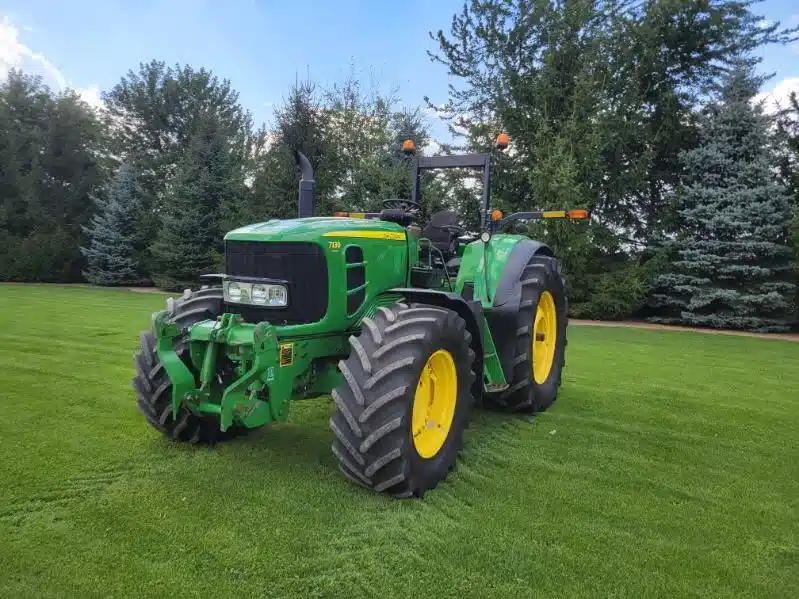 Gallery image 2 for Used John Deere 7130 PREMIUM Tractor