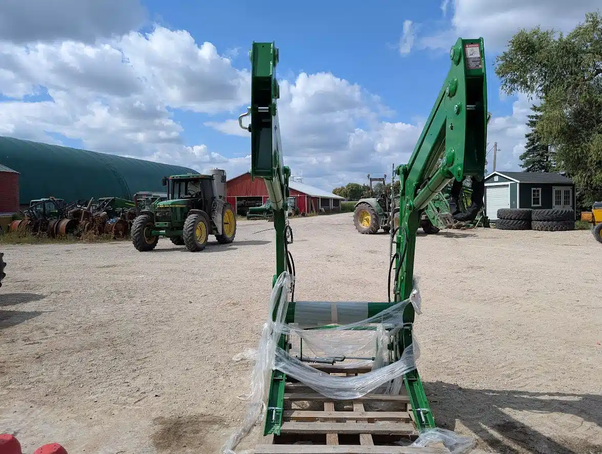 Gallery image 2 for New John Deere 600M Front End Loader