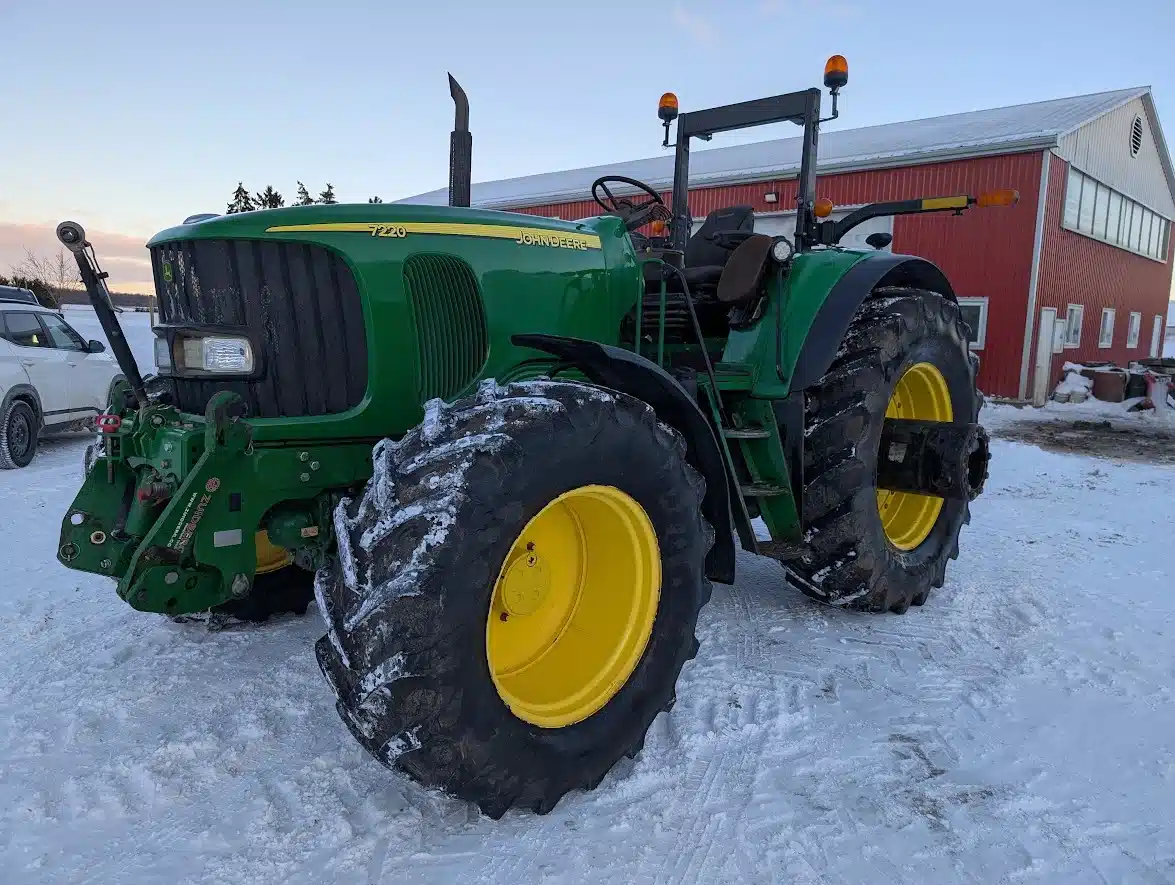 Used John Deere 7220 Tractor