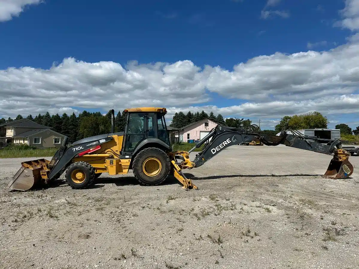 Gallery image 2 for Used 2017 710L Backhoe Loader