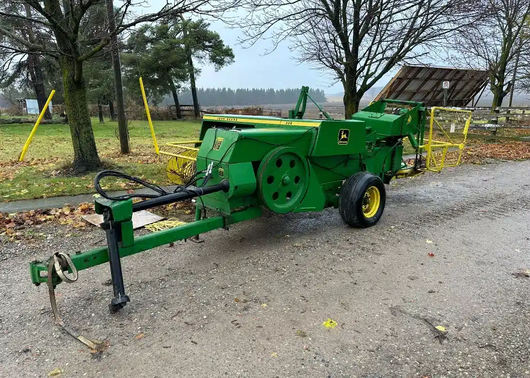 Gallery image 1 for Used John Deere 336 Square Baler - Small