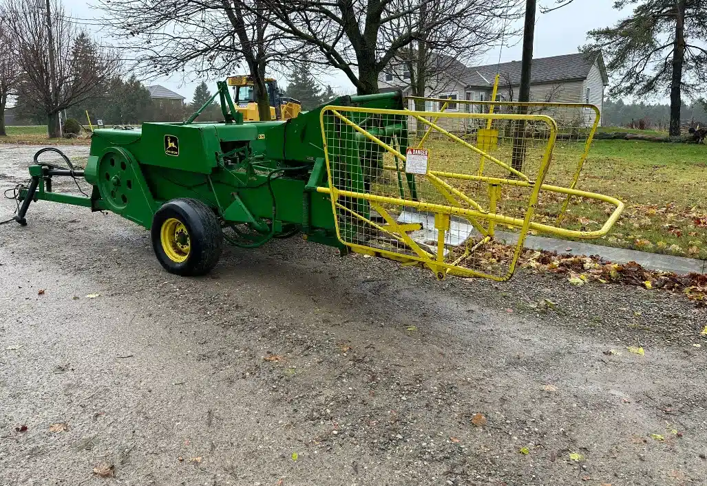 Gallery image 2 for Used John Deere 336 Square Baler - Small