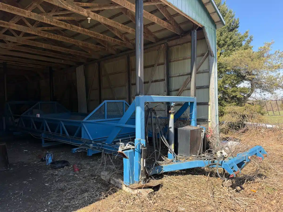 Gallery image 2 for Used Alliston Machinery Planter Filler 6 Row Potato Equipment