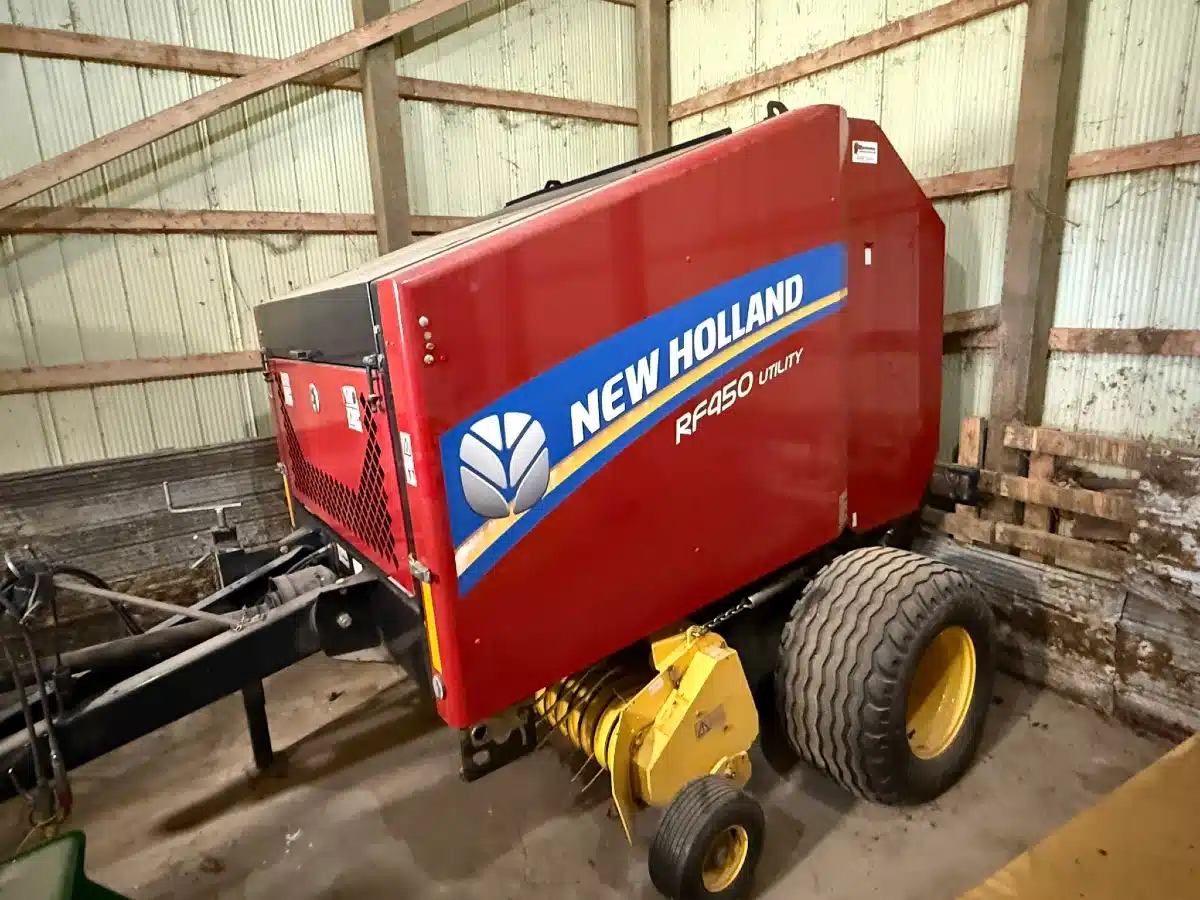 Gallery image 2 for 2018 New Holland RF 450 Utility Round Baler