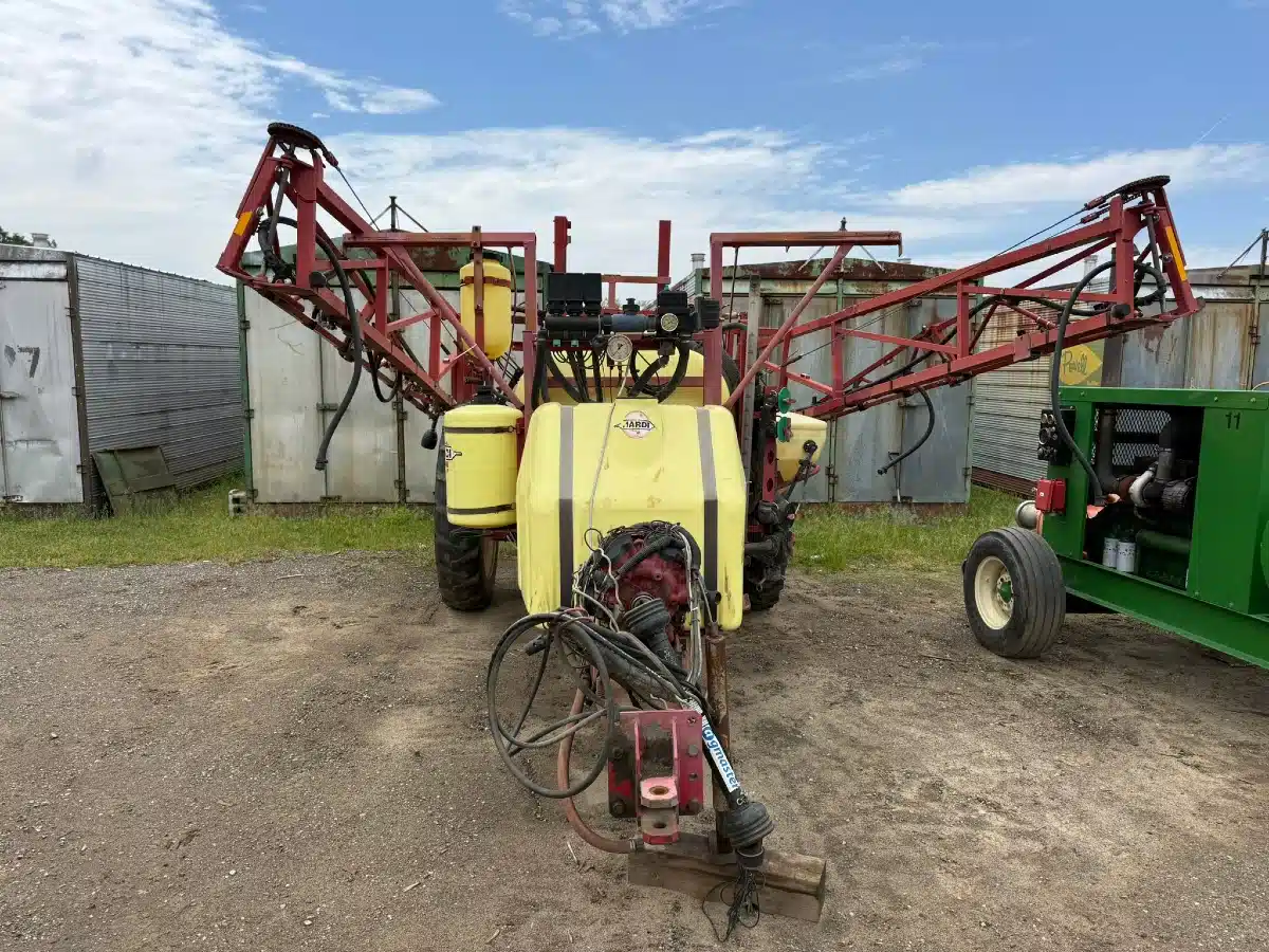 Gallery image 2 for Used Hardi NAVIGATOR 550M Sprayer - Pull Type
