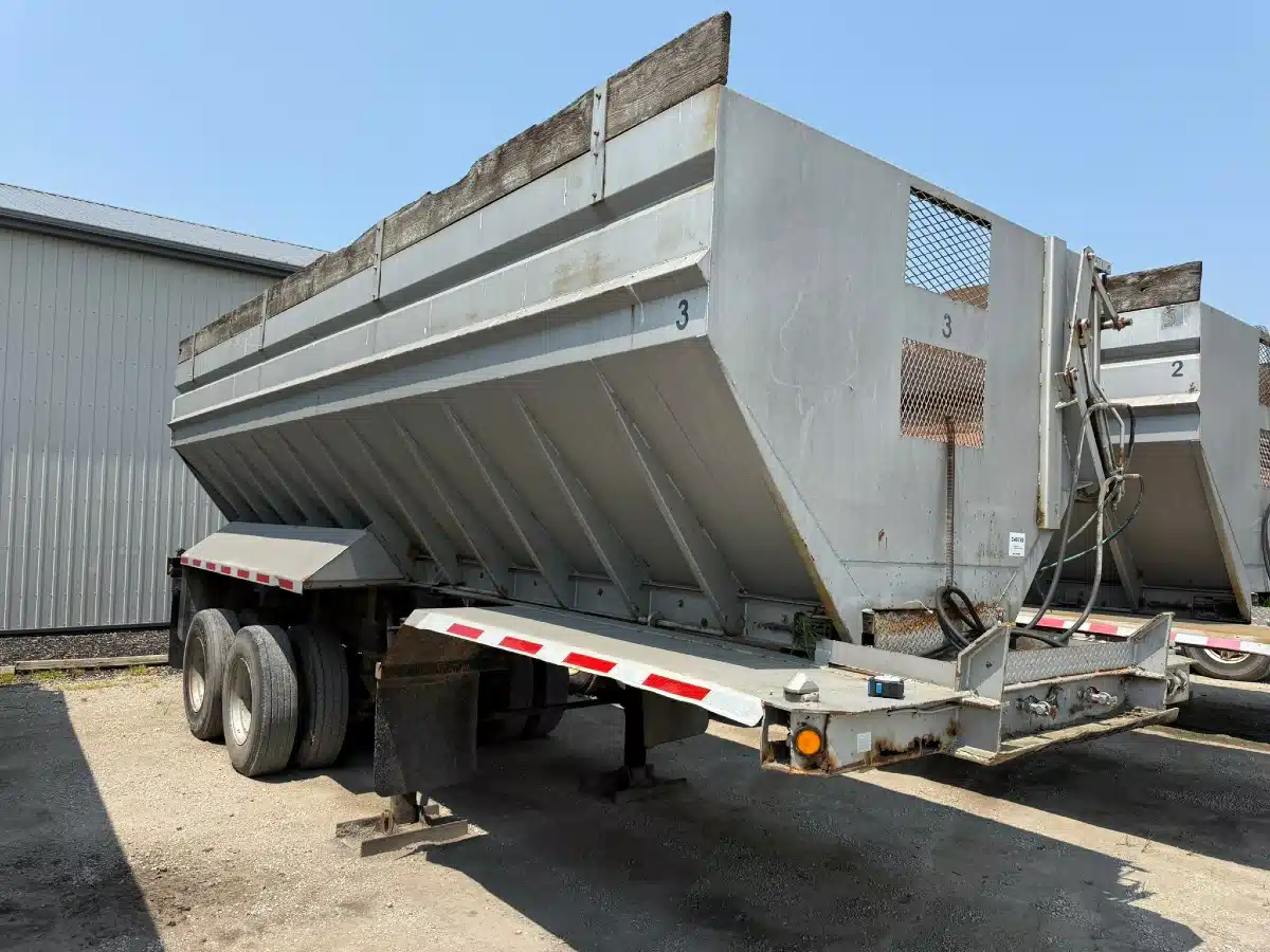 Gallery image 1 for Used Alliston Machinery Bulk Box Trailer - Live Bottom