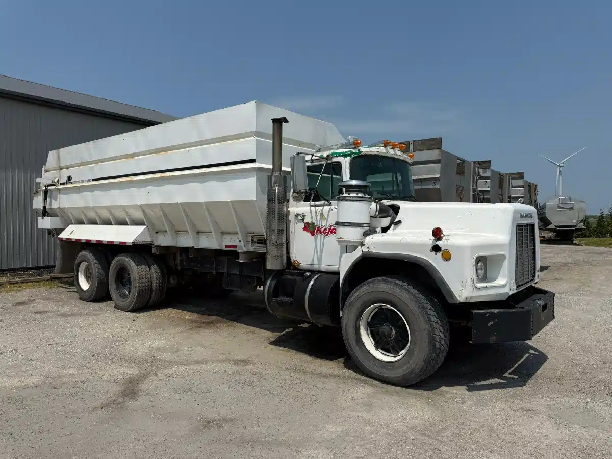 Gallery image 1 for Used 1999 Mack Truck and Bulk Box Potato Equipment