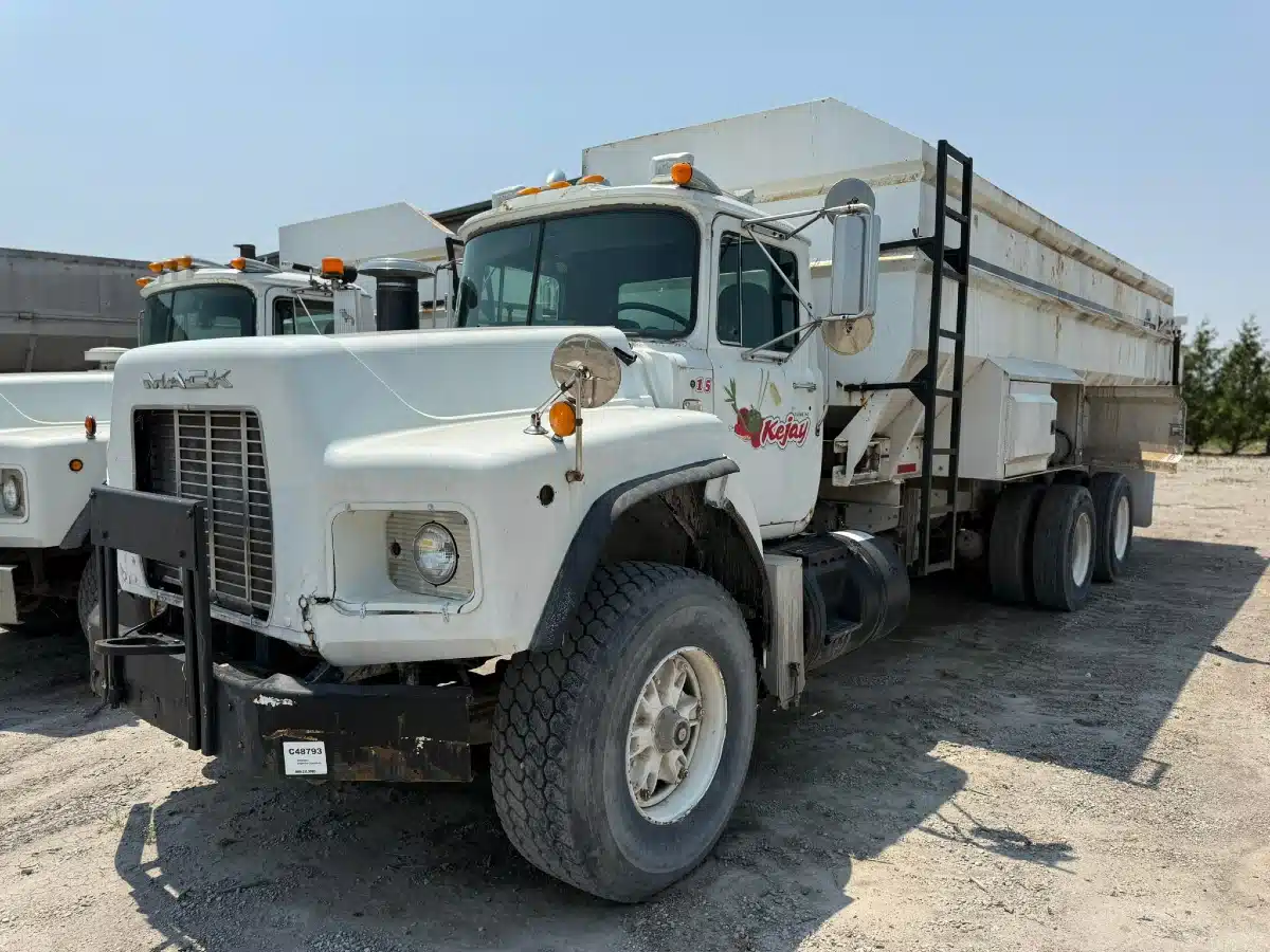 Gallery image 2 for Used 1999 Mack Mack Truck With Bulk Box Potato Equipment