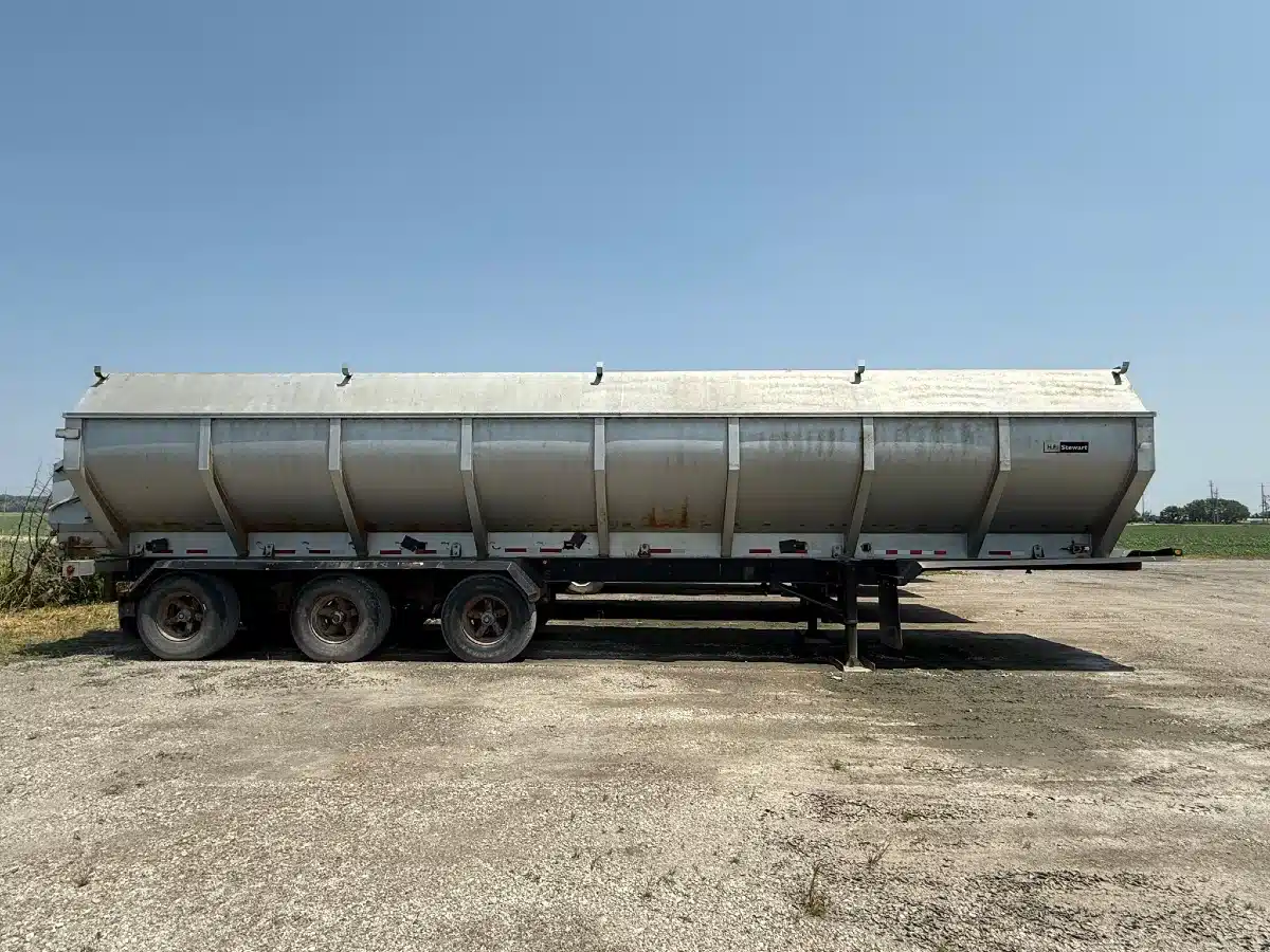 Gallery image 2 for Used 1992 ***MANUFACTURER NOT SPECIFIED*** H.F. Stewart Trailer - Live Bottom