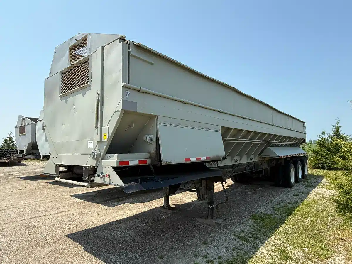 Gallery image 1 for Used 1995 Alliston Machinery 40' Live Bottom Produce Trailer Trailer - Live Bottom