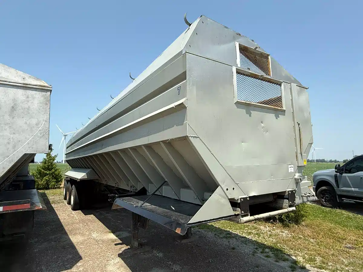 Gallery image 2 for Used 1995 Alliston Machinery 40' Live Bottom Produce Trailer Trailer - Live Bottom