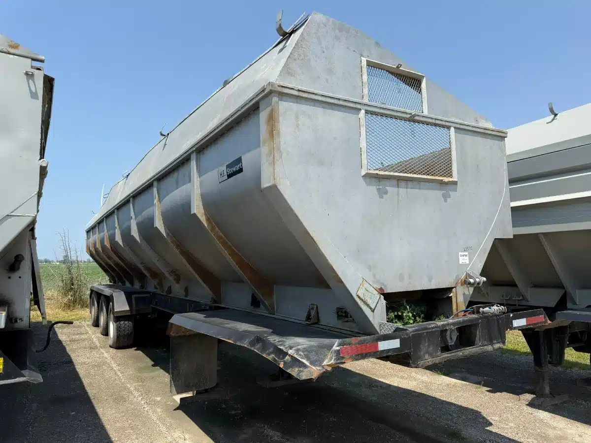 Gallery image 1 for Used 1993 Unspecified H.F. Stewart 40' Live Bottom Produce Trailer Trailer - Live Bottom