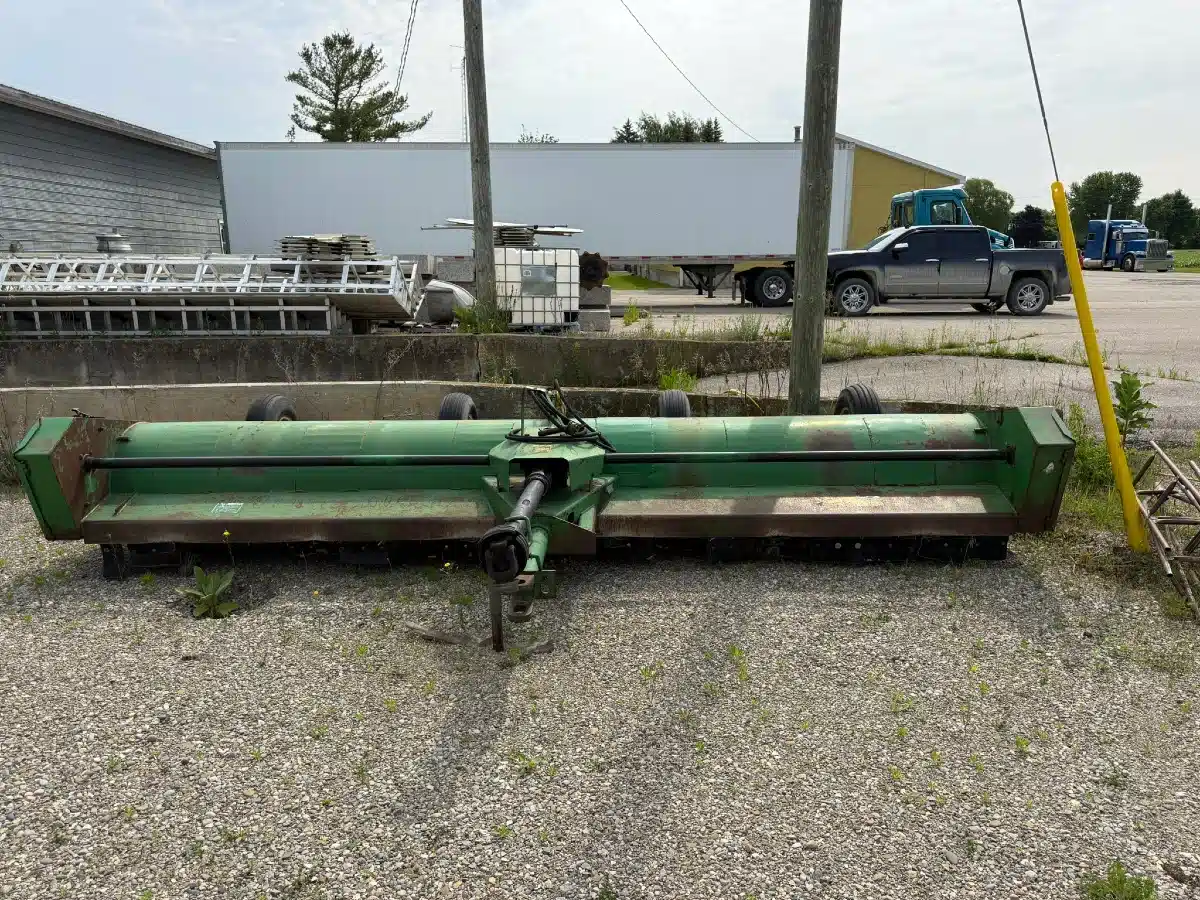 Gallery image 2 for Used John Deere 115 Flail Shredder