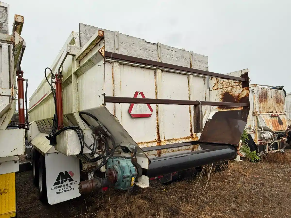 Gallery image 2 for Used Freightliner Bulk Box Potato Equipment