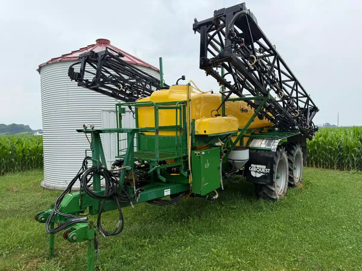 Used Redball 690 Sprayer - Pull Type